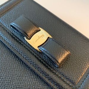 SALVATORE FERRAGAMO VARA BOW WALLET BLACK